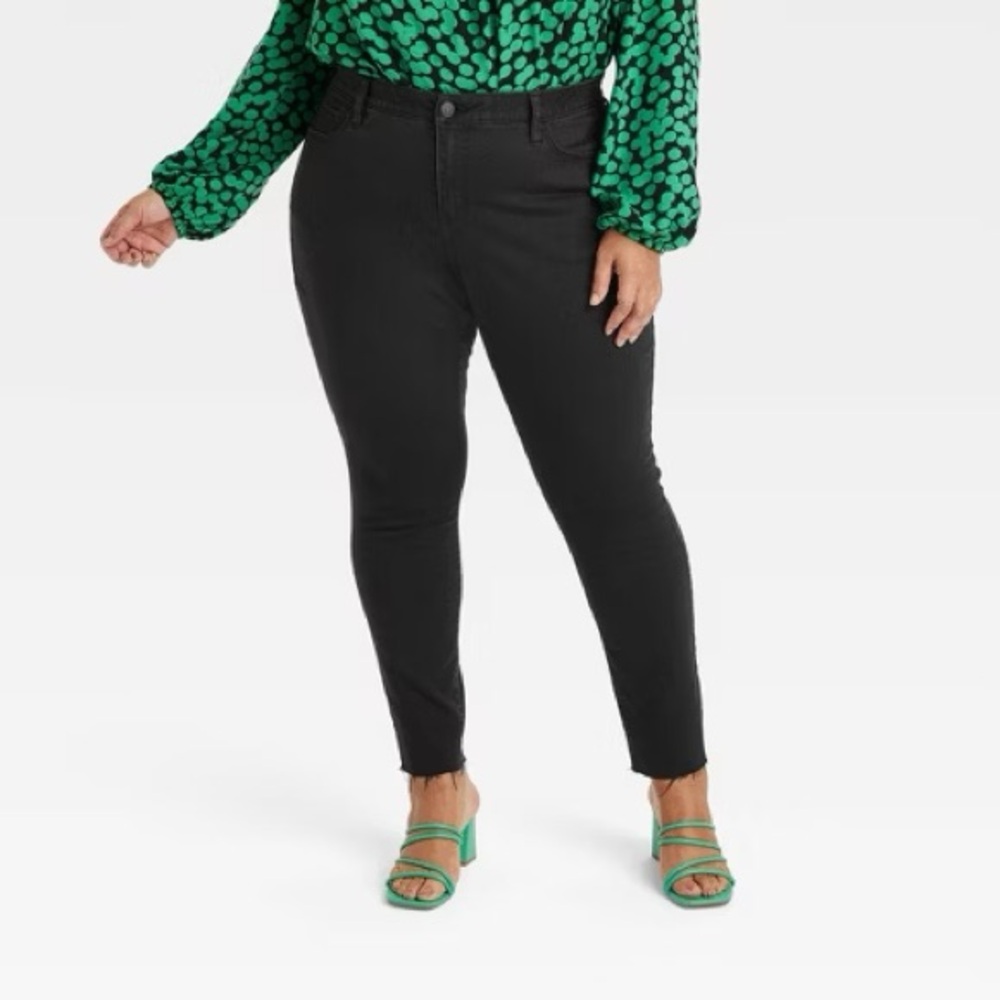 Ava & Viz black skinny jeans - the most comfy and flattering jeans!